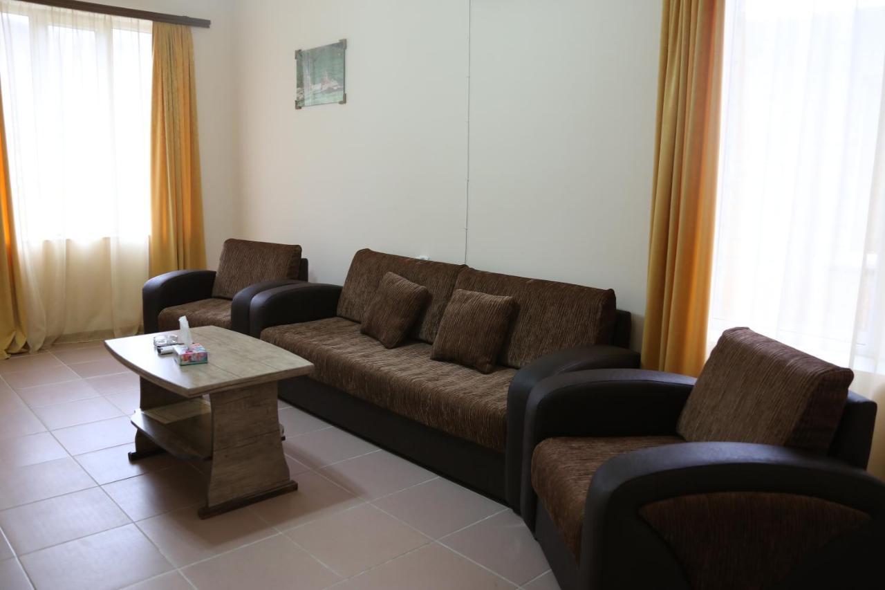 Lucytour Hotel Hermon ภายนอก รูปภาพ